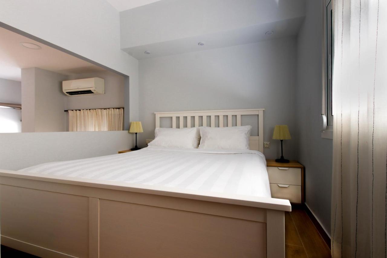 Twin Lofts Ταξιαρχών, A Kalamatastay Property Екстер'єр фото